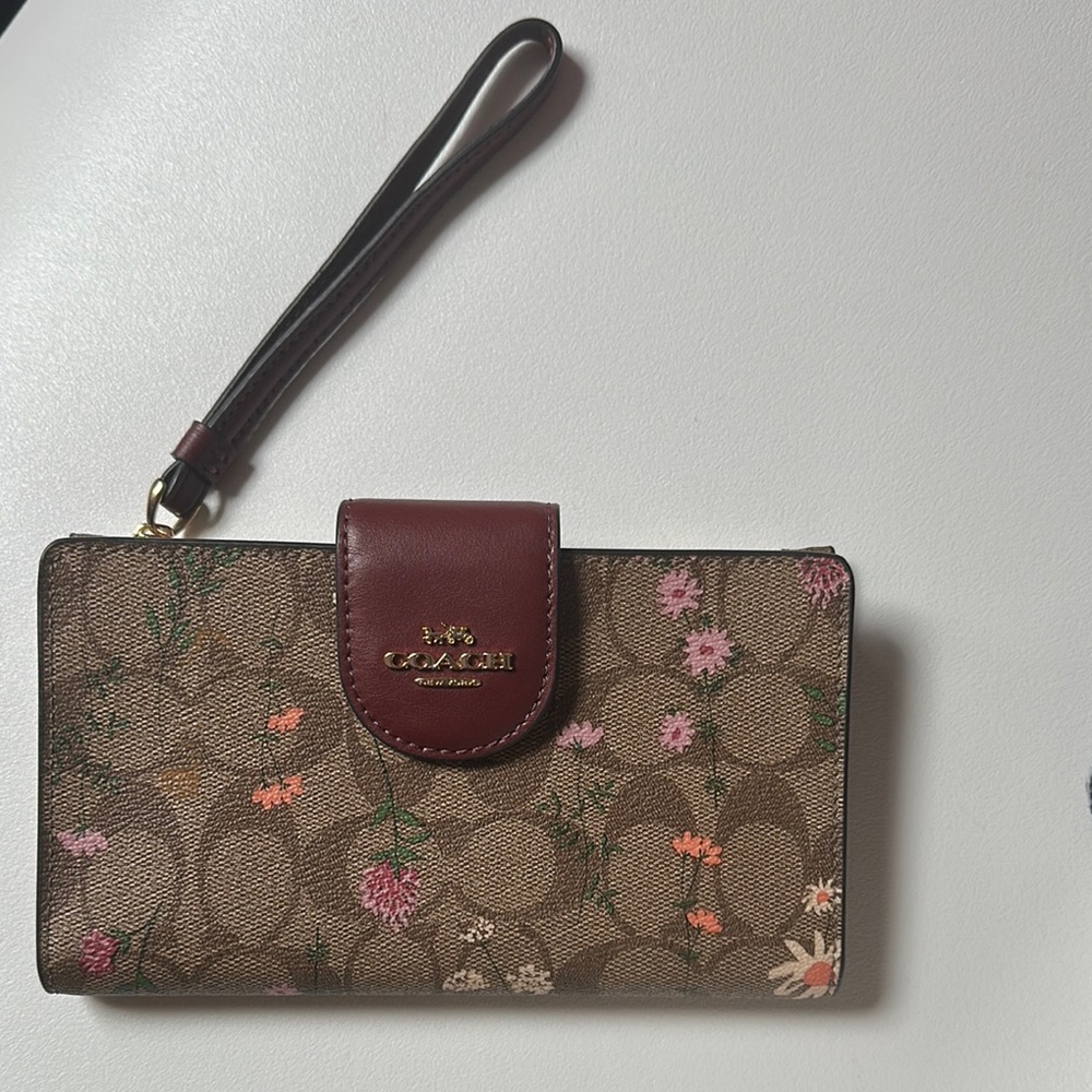 NWOT Coach Brown and Burgundy Floral Wristlet